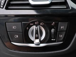 BMW Řada 5 3,0 530d 195kW Aut. Sport Line kombi - Foto 17