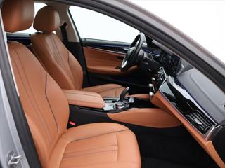 BMW Řada 5 2,0 530i xDrive Luxury Line kombi - Foto 14