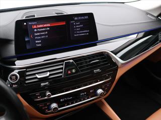 BMW Řada 5 2,0 530i xDrive Luxury Line kombi - Foto 20