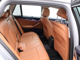 BMW Řada 5 2,0 530i xDrive Luxury Line kombi - Foto 15