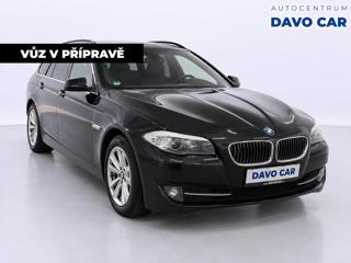 BMW Řada 5 3,0 530d 190kW Touring kombi - Foto 4