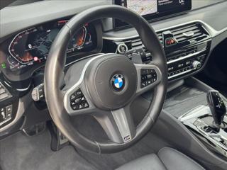 BMW Řada 5 3,0 540d xDrive M-Packet ČR DPH kombi - Foto 10