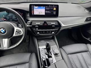 BMW Řada 5 3,0 540d xDrive M-Packet ČR DPH kombi - Foto 18