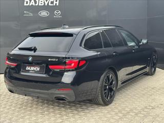 BMW Řada 5 3,0 540d xDrive M-Packet ČR DPH kombi - Foto 7