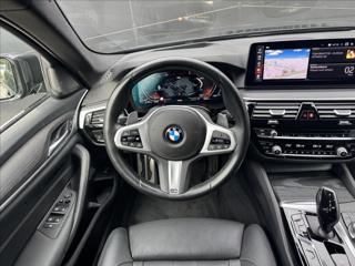 BMW Řada 5 3,0 540d xDrive M-Packet ČR DPH kombi - Foto 16