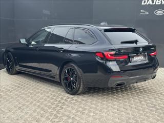 BMW Řada 5 3,0 540d xDrive M-Packet ČR DPH kombi - Foto 6