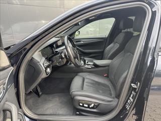 BMW Řada 5 3,0 540d xDrive M-Packet ČR DPH kombi - Foto 11