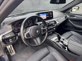 BMW Řada 5 3,0 540d xDrive M-Packet ČR DPH kombi - Foto 9