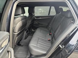 BMW Řada 5 3,0 540d xDrive M-Packet ČR DPH kombi - Foto 13