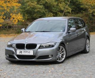 BMW Řada 3 318d Touring / M-Paket / Manuál kombi