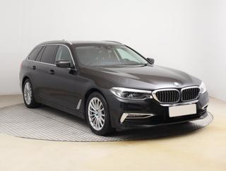 BMW Řada 5 530d xDrive 195kW kombi