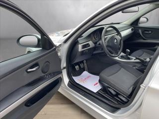 BMW Řada 3 318d D.Klima*Vyhř.Sedadla*PDC Alu*Tempomat*Po servise a nová STK! limuzína - Foto 9