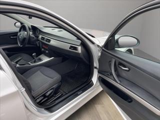 BMW Řada 3 318d D.Klima*Vyhř.Sedadla*PDC Alu*Tempomat*Po servise a nová STK! limuzína - Foto 18
