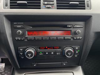 BMW Řada 3 318d D.Klima*Vyhř.Sedadla*PDC Alu*Tempomat*Po servise a nová STK! limuzína - Foto 28