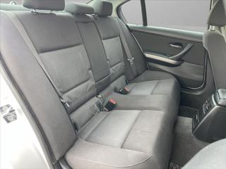 BMW Řada 3 318d D.Klima*Vyhř.Sedadla*PDC Alu*Tempomat*Po servise a nová STK! limuzína - Foto 21