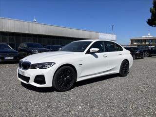 BMW Řada 3 2,0 330e xDrive AT M PAKET sedan