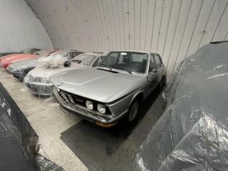 BMW Řada 5 525i E12 BEZ KOROZE VELMI PĚKN sedan