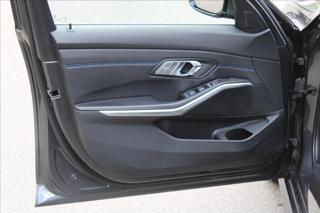 BMW Řada 3 320xd / M-PAKET / HUD / CZ sedan - Foto 12