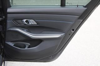 BMW Řada 3 320xd / M-PAKET / HUD / CZ sedan - Foto 33
