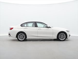 BMW Řada 3 2,0 320d 190k xDrive ADVANTAGE sedan