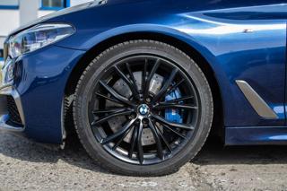 BMW Řada 5 2018, 4395 ccm, 340 kW, benzin sedan - Foto 9