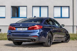 BMW Řada 5 2018, 4395 ccm, 340 kW, benzin sedan - Foto 5