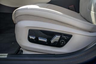 BMW Řada 5 2018, 4395 ccm, 340 kW, benzin sedan - Foto 25