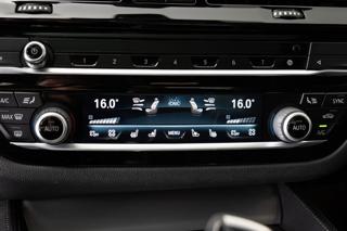 BMW Řada 5 M550d xDrive/HarmanKardon/Ventilovaná sedadla sedan - Foto 12