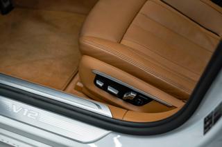 BMW Řada 7 Li xDrive sedan - Foto 19