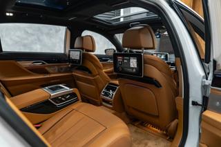 BMW Řada 7 Li xDrive sedan - Foto 27