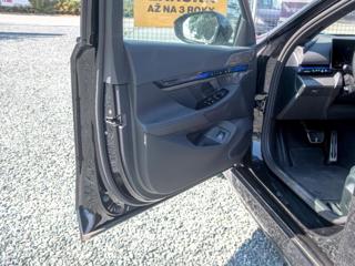 BMW Řada 5 ČR 550e xDrive sedan - Foto 10