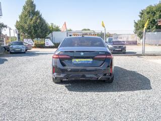 BMW Řada 5 ČR 550e xDrive sedan - Foto 6