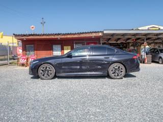 BMW Řada 5 ČR 550e xDrive sedan - Foto 8