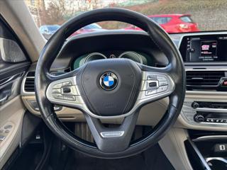 BMW Řada 7 4,4 i 750Li xDrive Individual sedan - Foto 18