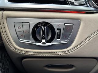 BMW Řada 7 4,4 i 750Li xDrive Individual sedan - Foto 27