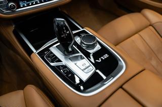 BMW Řada 7 Li xDrive sedan - Foto 17