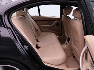 BMW Řada 3 2,0 318d M Sport Aut. CZ DPH sedan - Foto 13