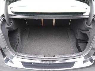 BMW Řada 3 2,0 318d M Sport Aut. CZ DPH sedan - Foto 10