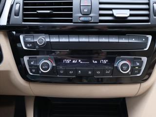 BMW Řada 3 2,0 318d M Sport Aut. CZ DPH sedan - Foto 22