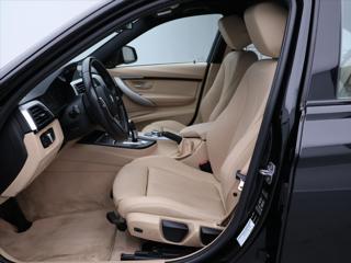 BMW Řada 3 2,0 318d M Sport Aut. CZ DPH sedan - Foto 11