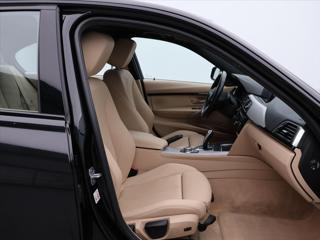 BMW Řada 3 2,0 318d M Sport Aut. CZ DPH sedan - Foto 12