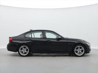 BMW Řada 3 2,0 318d M Sport Aut. CZ DPH sedan - Foto 8