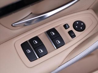 BMW Řada 3 2,0 318d M Sport Aut. CZ DPH sedan - Foto 15