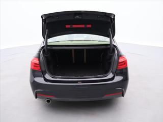 BMW Řada 3 2,0 318d M Sport Aut. CZ DPH sedan - Foto 9