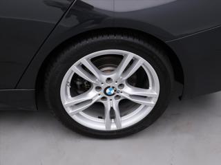 BMW Řada 3 2,0 318d M Sport Aut. CZ DPH sedan - Foto 27