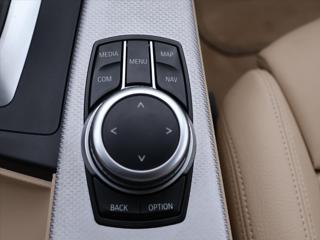 BMW Řada 3 2,0 318d M Sport Aut. CZ DPH sedan - Foto 25