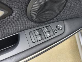 BMW Řada 3 2,0 i POLOKŮŽE AC VELKÝ SERVIS sedan - Foto 28