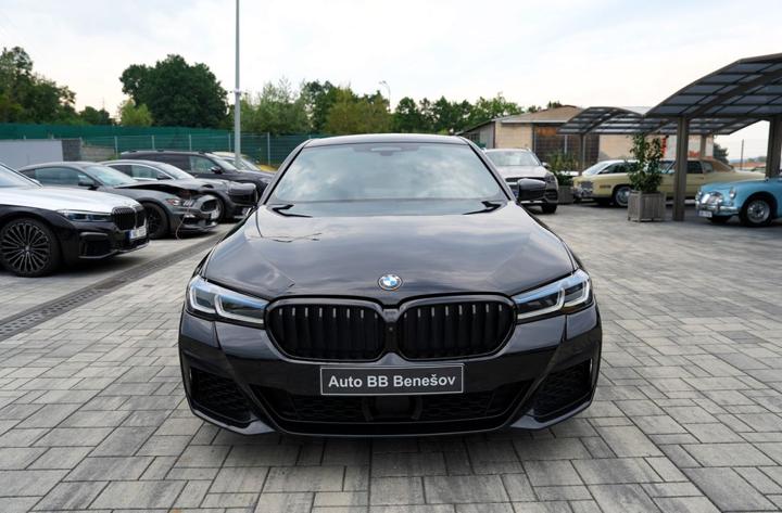 Vůz s VIN WBA11BK030CH06727
