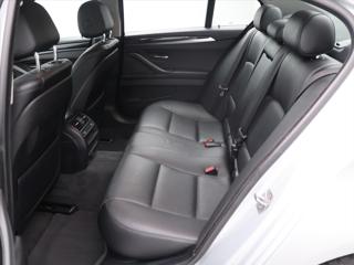 BMW Řada 5 2,0 d 160kW xDrive Aut. CZ sedan - Foto 14