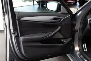 BMW Řada 5 M550d xDrive/HarmanKardon/Ventilovaná sedadla sedan - Foto 16